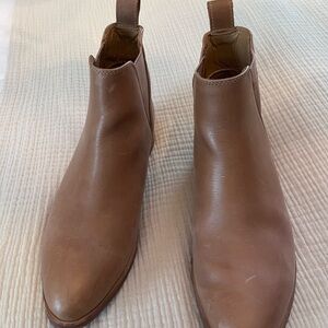 Women’s Nisolo Eva Tan Leather Chelsea Boots 7
